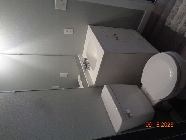 Building Photo - Nicely updated home close to amenities