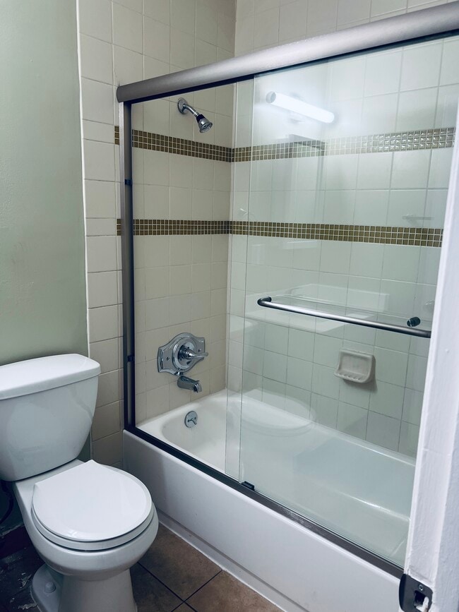 Building Photo - 2124 90th Ave