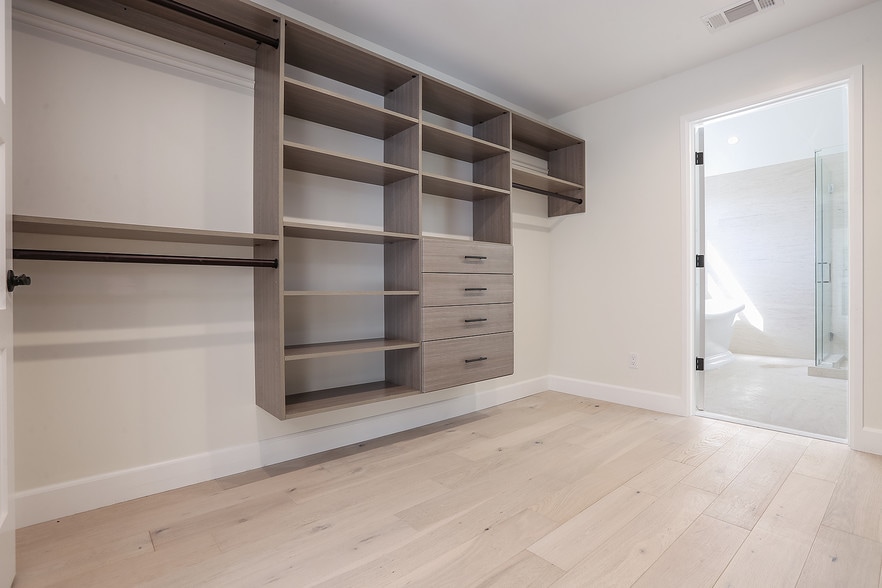 Building Photo - 12524 WOODBINE St