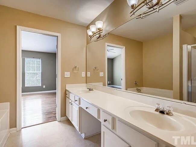 Building Photo - Elegant Long Lake Townhome | Hardwood Floors | 2-Car Garage | Pool