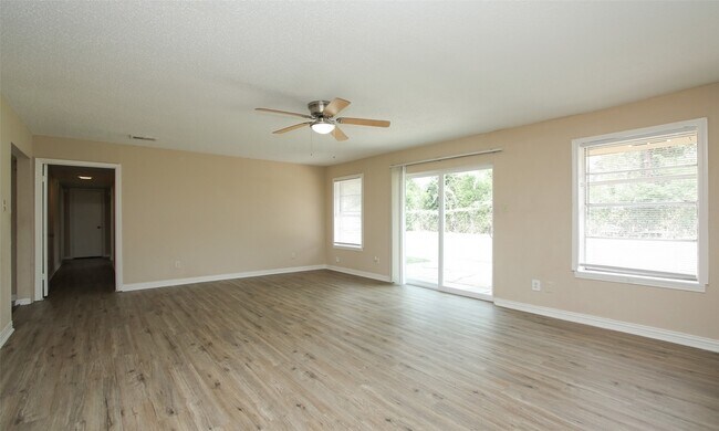 Building Photo - 6406 Ashton St