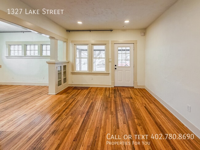 Building Photo - 1327 Lake St