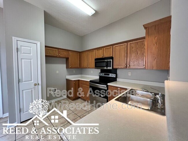 Building Photo - 4824 Pine Forrest Dr