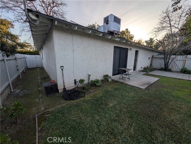 Building Photo - 1715 Encino Ave