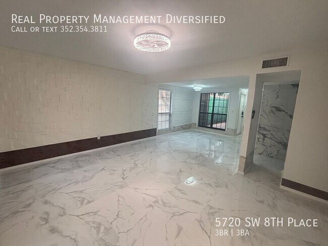Building Photo - 5720 SW 8th Pl