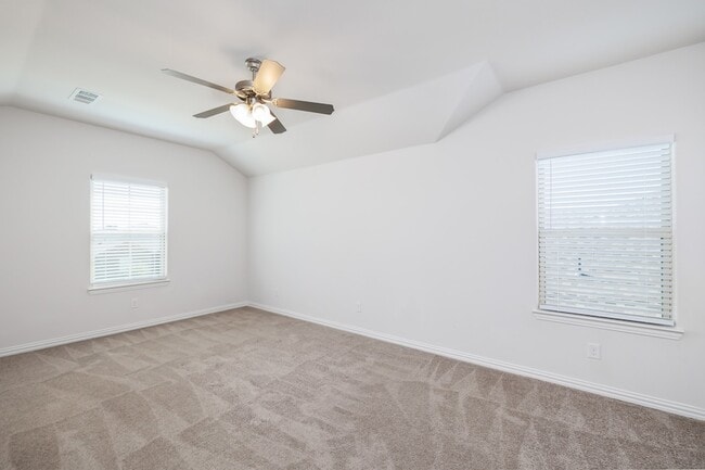 Building Photo - 336 Emerald Creek Dr