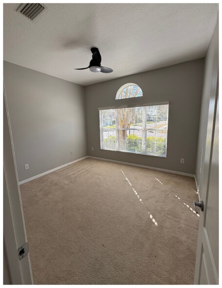 Building Photo - 2352 Rosehaven Dr