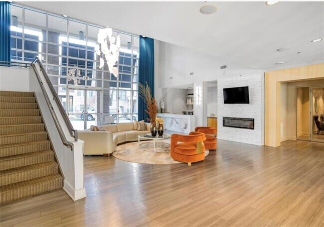 Building Photo - 711 Cosmopolitan Dr NE