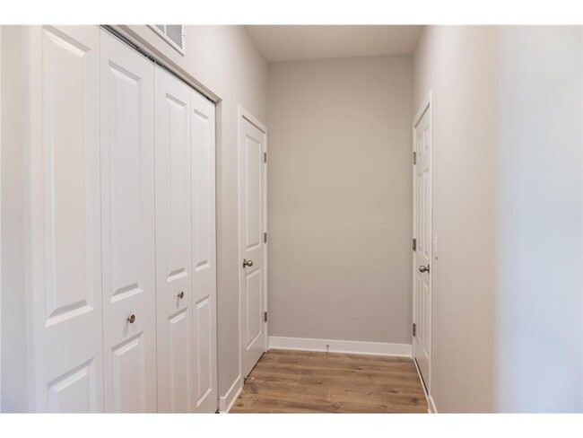 Building Photo - 717 Winterberry Ln