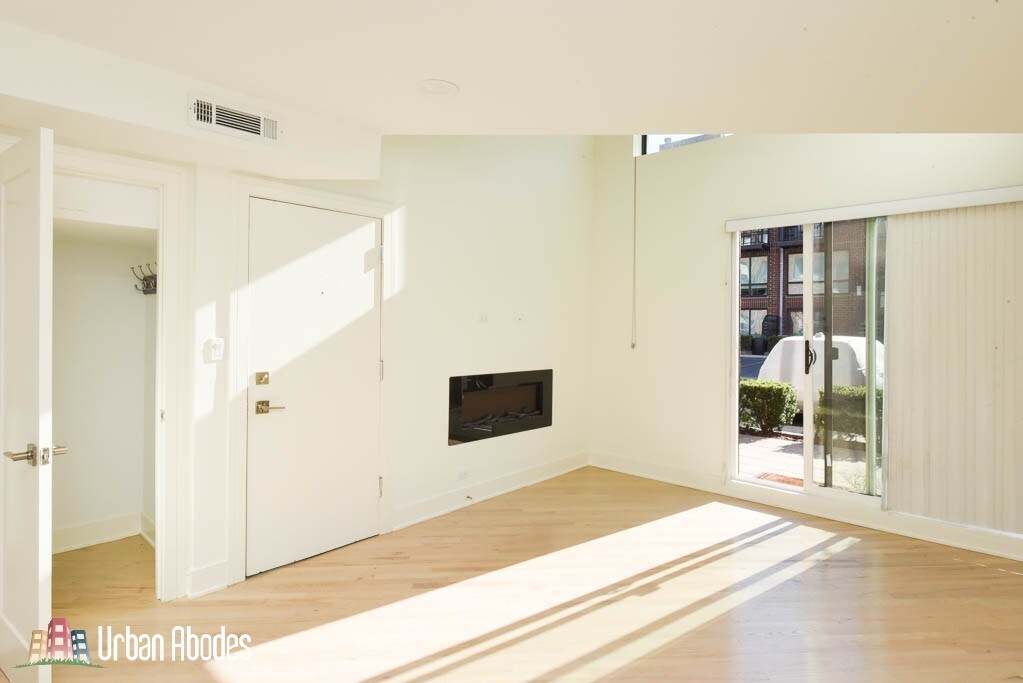 Building Photo - 935 W Grace St