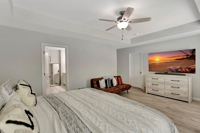 Building Photo - Large open floor plan in Spring Grove Plan...