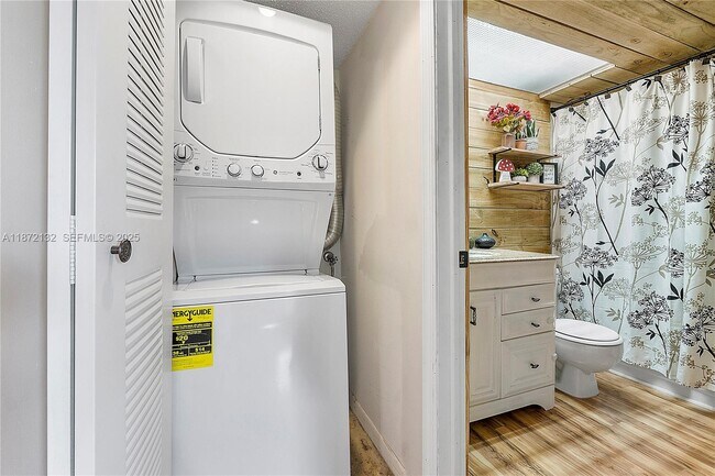 Building Photo - 12901 SW 15th Ct