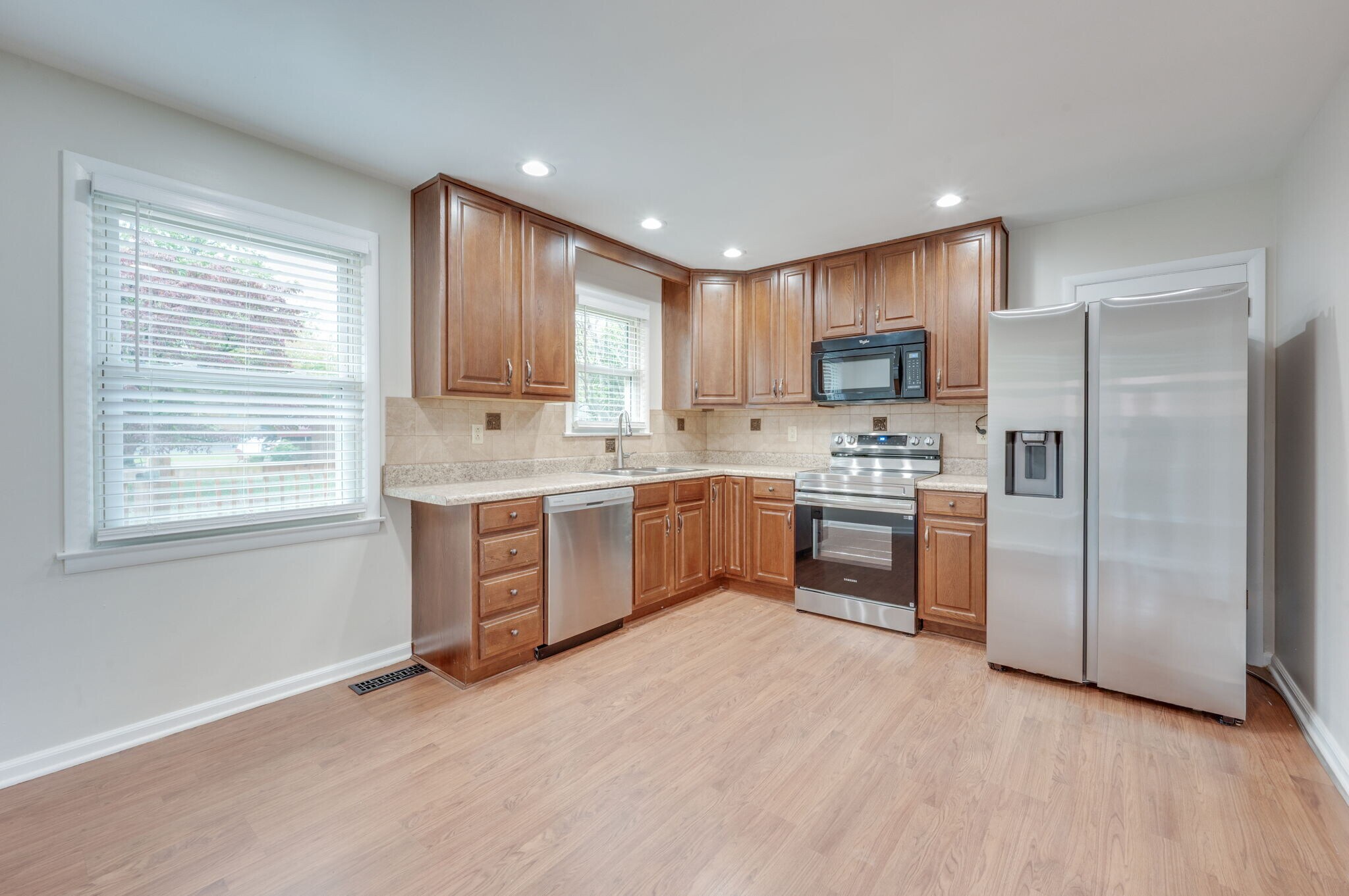 Building Photo - 5003 Hasty Dr