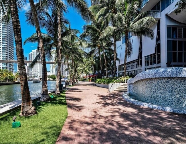 Building Photo - 185 SW 7th St