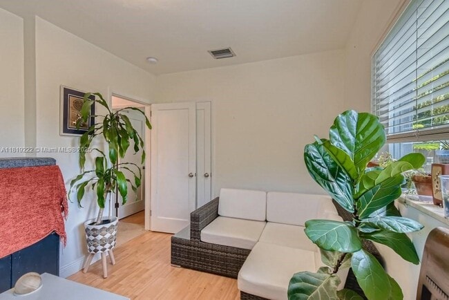 Building Photo - 6890 SW 51st St