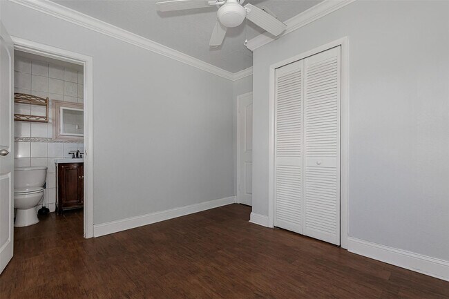 Building Photo - 5608 Buchanan St