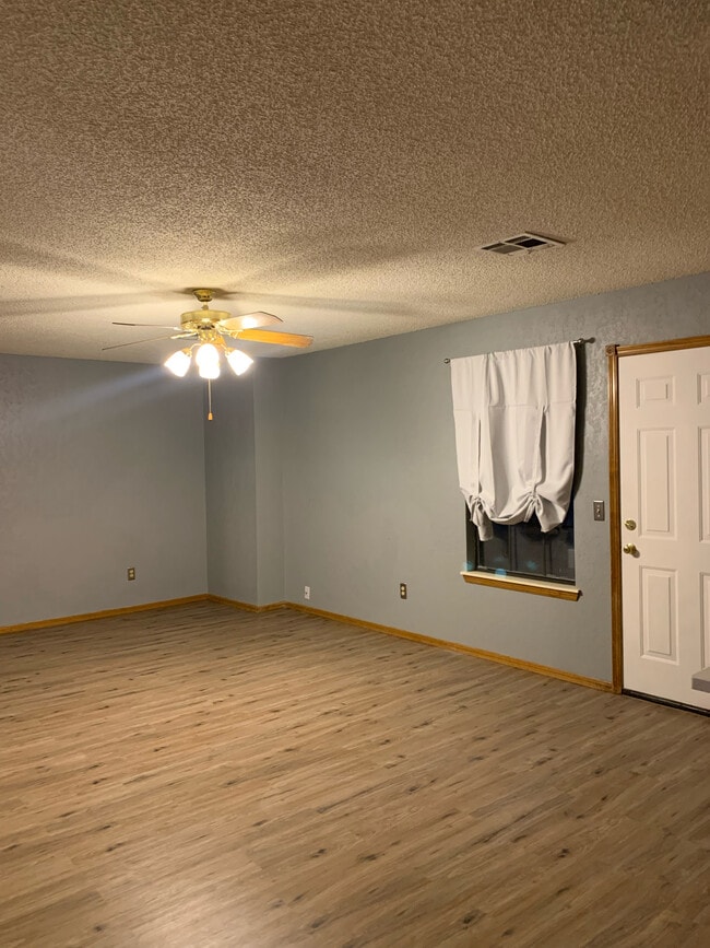 Building Photo - 649 Fire Light Dr