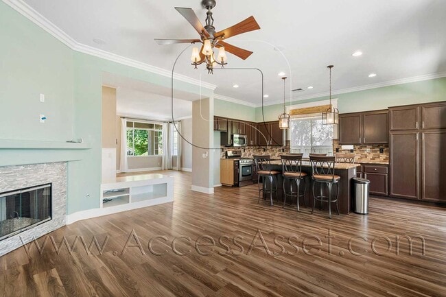 Building Photo - Elegant 4 Bed/2 Bath Home In Desirable North Shore Community!