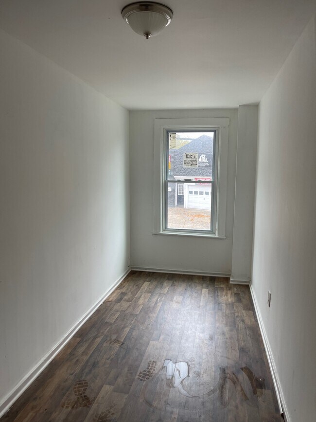 Building Photo - 108 Second Ave