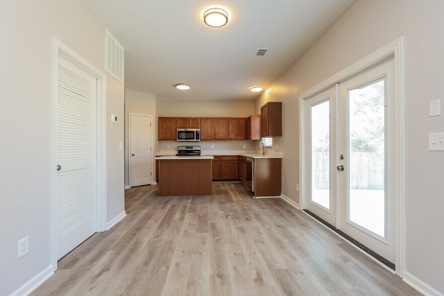 Building Photo - 5320 Ryan Allen Cir