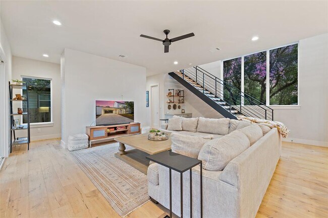 Building Photo - 22218 Briarcliff Dr
