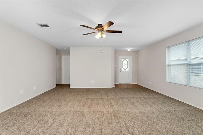 Building Photo - 2152 Laughlin Rd