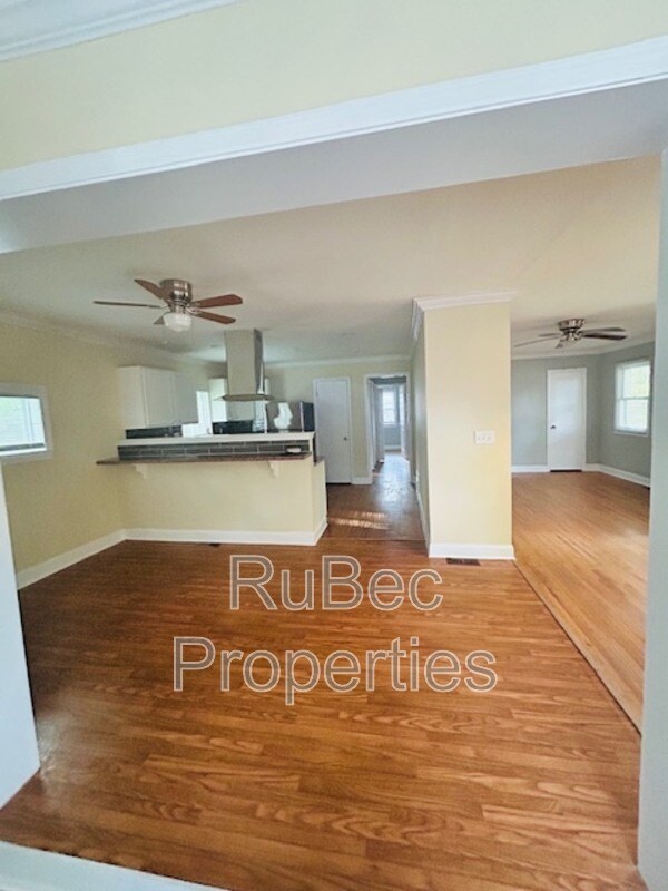 Building Photo - 638 Vanderbrook Rd