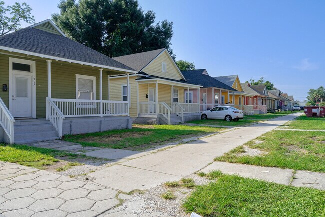 Building Photo - 1941 Redell St