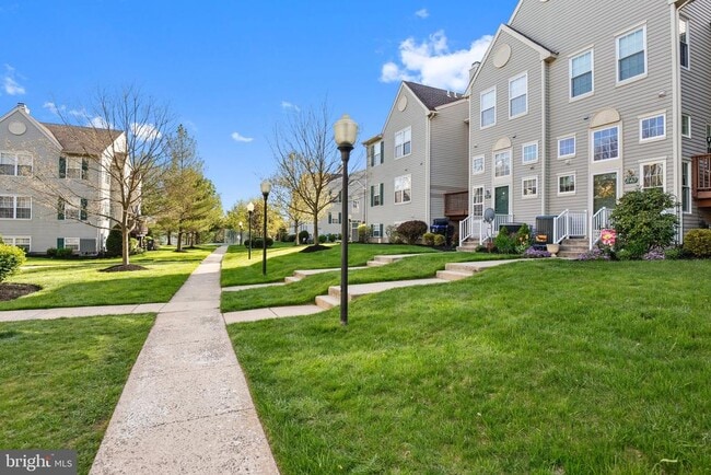 Building Photo - 842 Dewees Pl