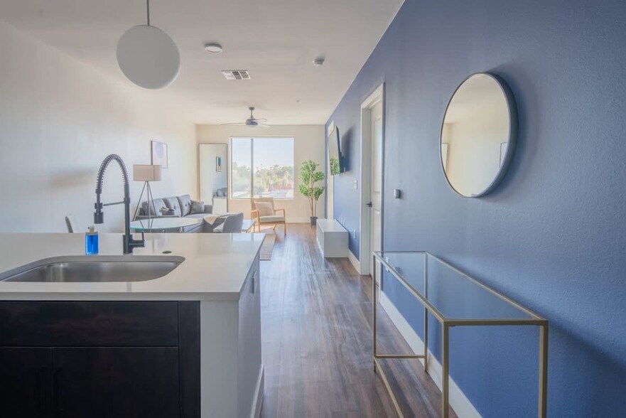 Building Photo - 701 W Rio Salado Pkwy