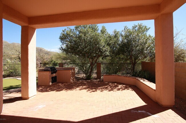 Building Photo - 5206 N Canyon Rise Pl