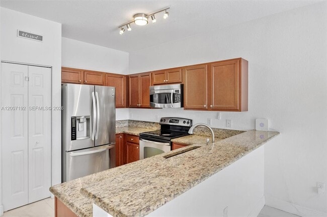 Building Photo - 3728 NE 3rd Ct