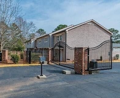 Primary Photo - 2604 Campbellton Rd SW