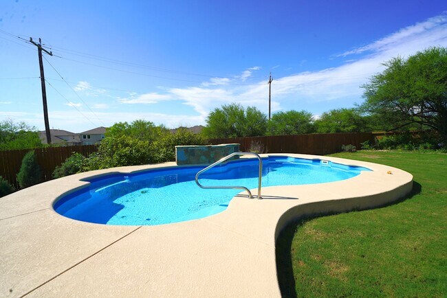 Building Photo - Gorgeous Selma Living with a Inground Pool! Realtor Commission: $625