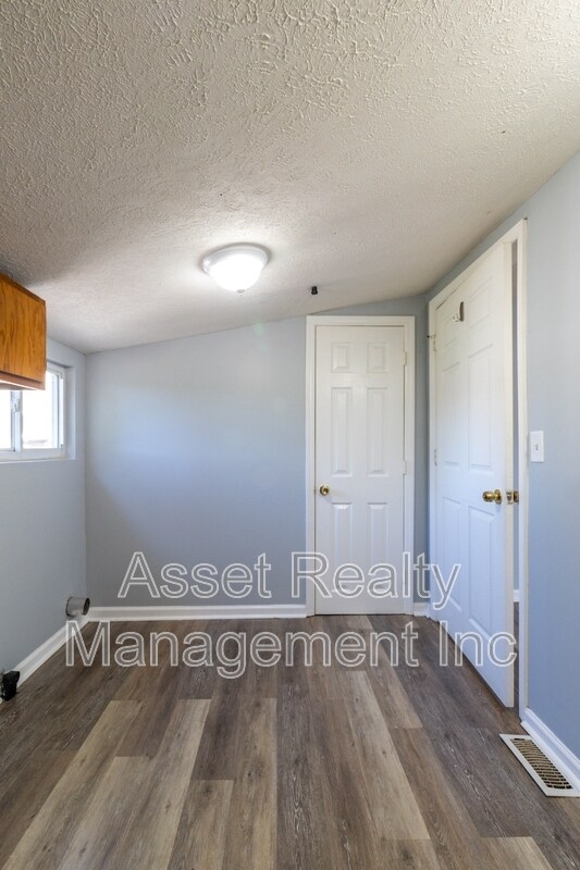 Building Photo - 3023 Rector St