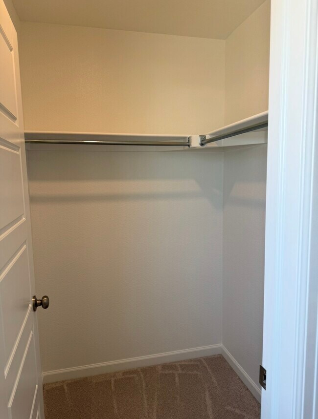 Building Photo - 3364 N Catawba Wy