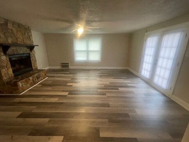 Building Photo - 504 Merrymont Dr