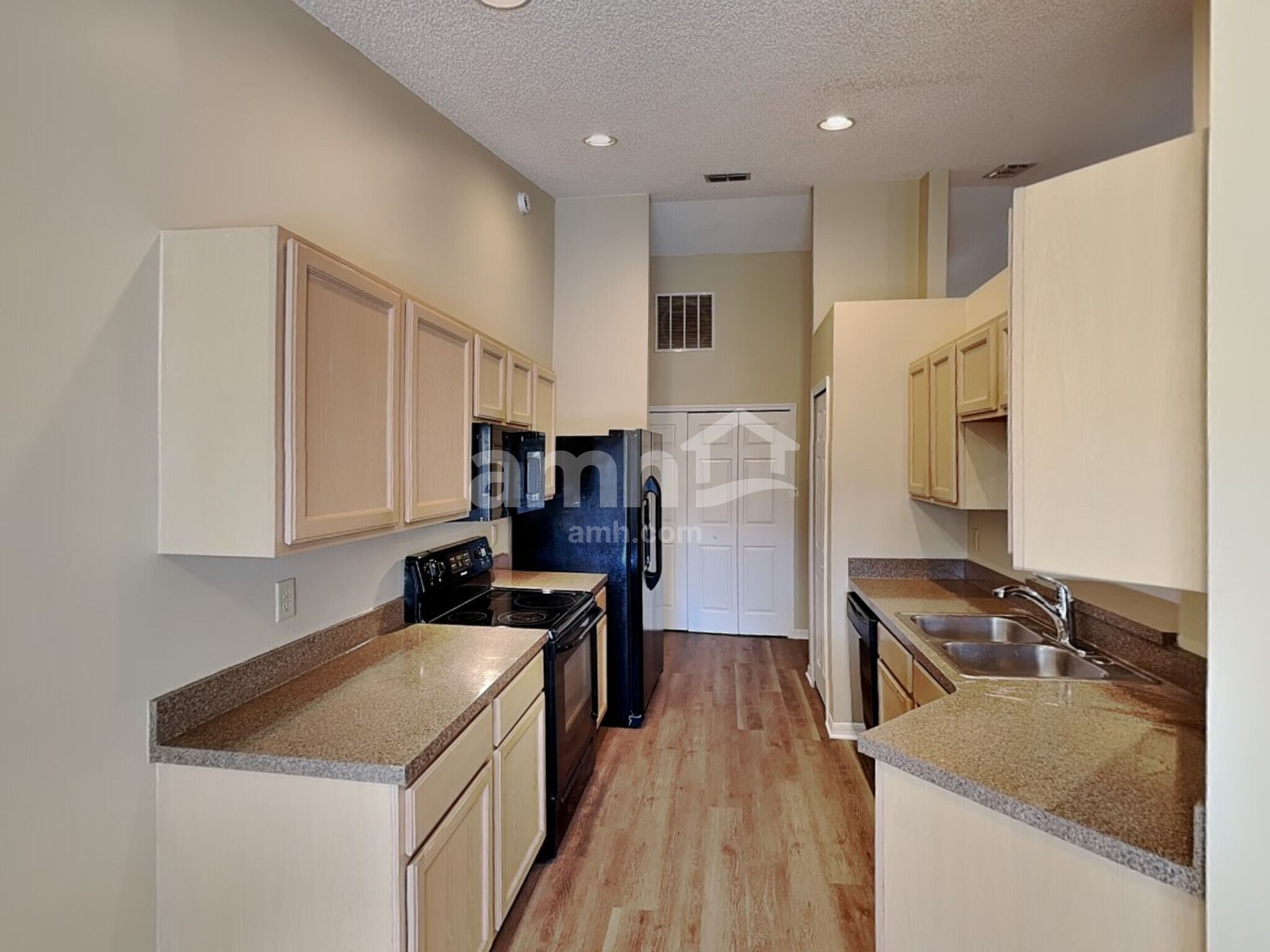 Building Photo - 9051 Rockpond Meadows Dr