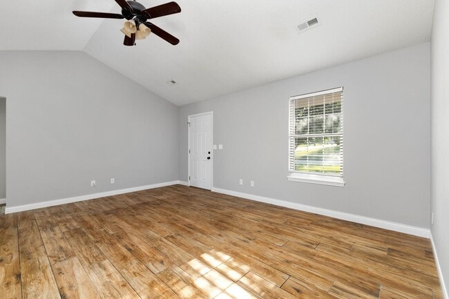 Building Photo - 607 Winter Way Dr