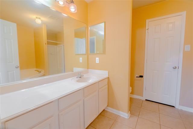 Building Photo - 636 Noble Grove Ln