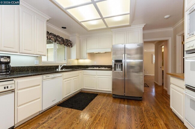 Building Photo - 432 Stonefield Pl