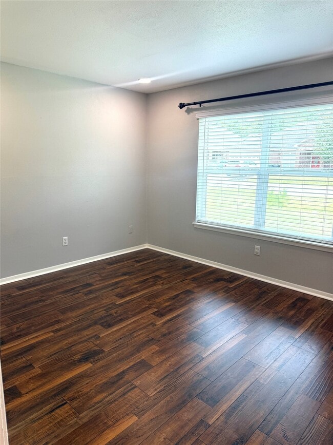 Building Photo - 603 Springwood Dr