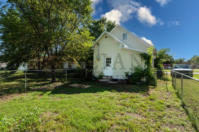 Building Photo - 203 N Ohio St