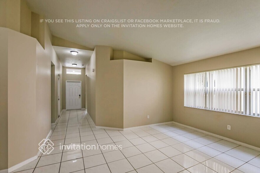 Building Photo - 1365 SW 106th Ave