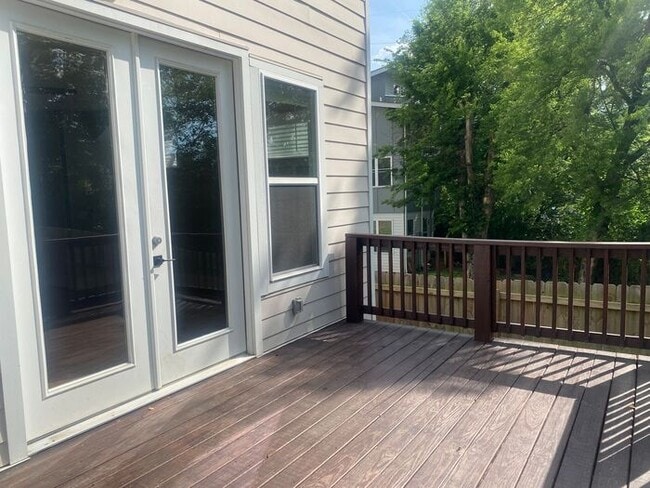 Building Photo - Newer Contruction - 3 Bed 3.5 Bath 3 Stories!