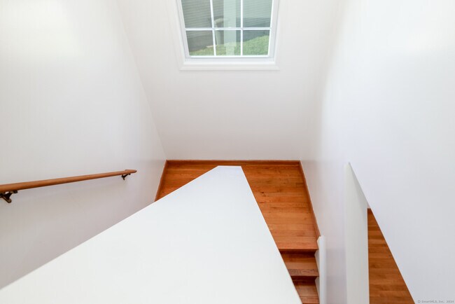 Building Photo - 107 Waverly Ave