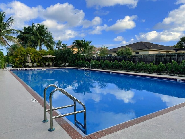 Building Photo - 4006 NE 20th St