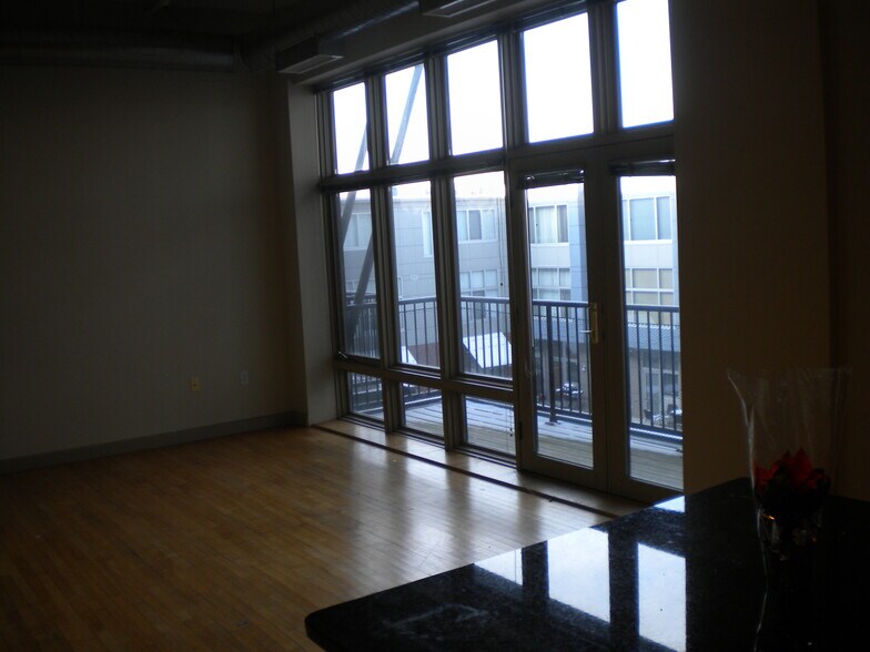 Building Photo - 1951 W 26th St