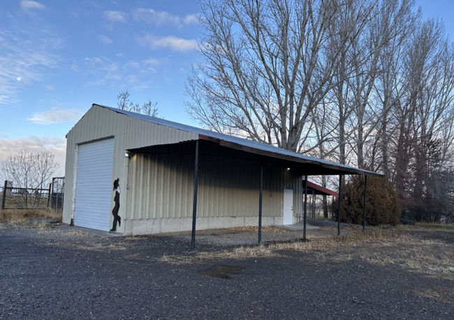 Building Photo - A Must-See 4 Bedroom 3-Bath Home