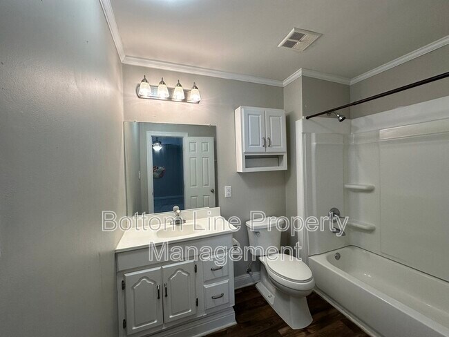 Building Photo - 1578 Trailwood Dr